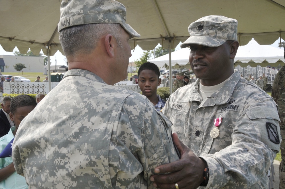 Lt. Col. Olier takes command of Armored Regiment