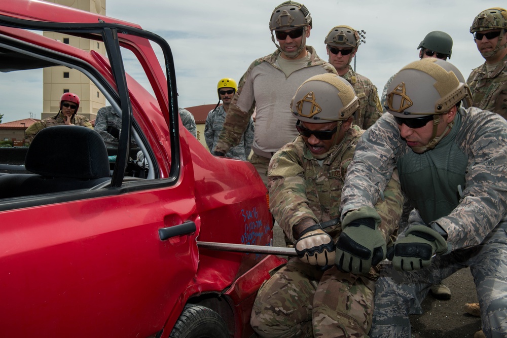 571st MSAS trains on vehicle extrication