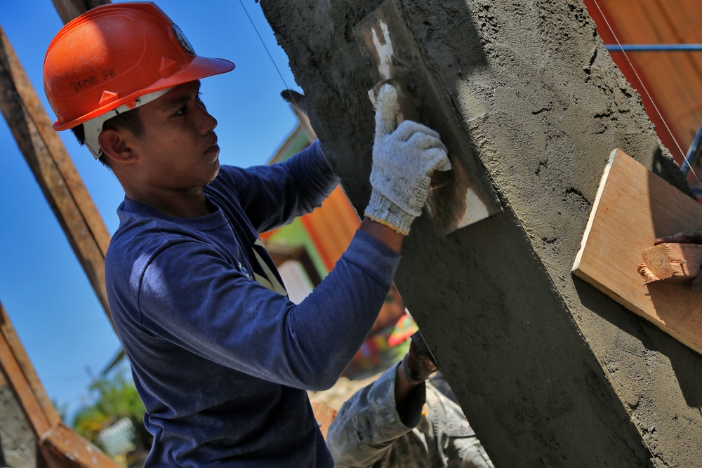 AFP and U.S. service members build a better community in the Philippines