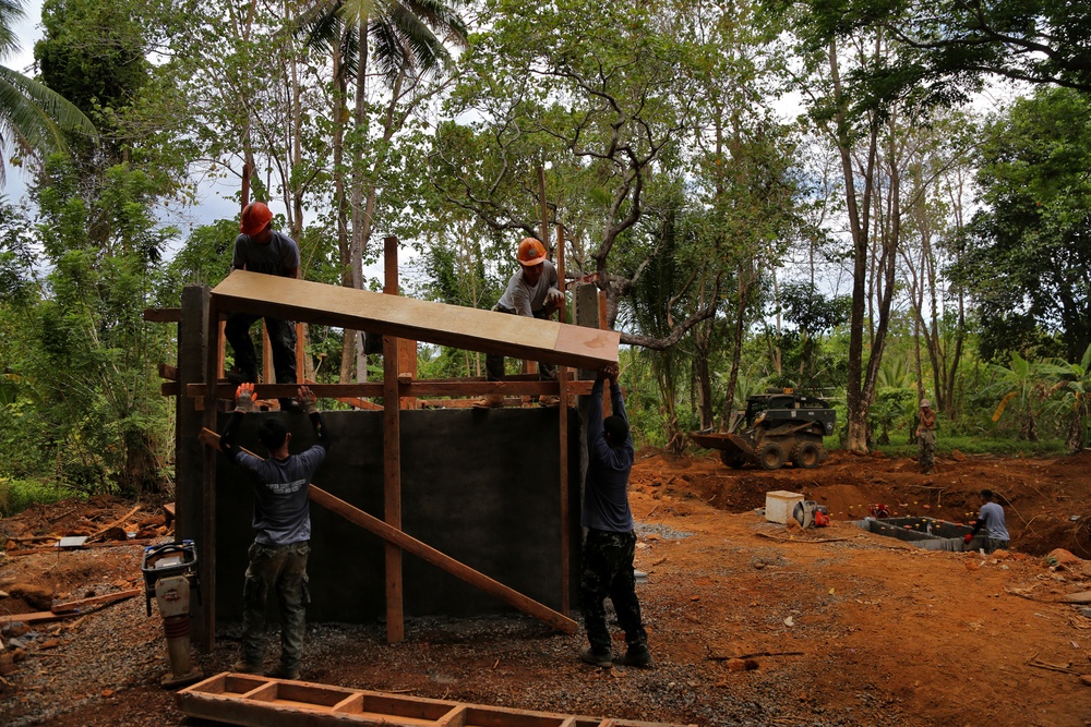 AFP and U.S. service members build a better community in the Philippines