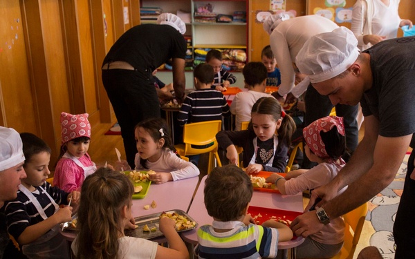 U.S. Marines and sailors with BSRF visit local Kindergarten