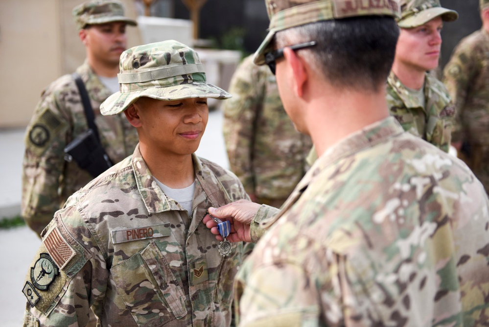 Bagram Airmen receive medals