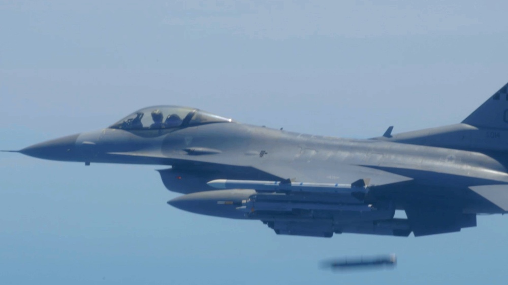 F-16 GBU39 Munitions Drop