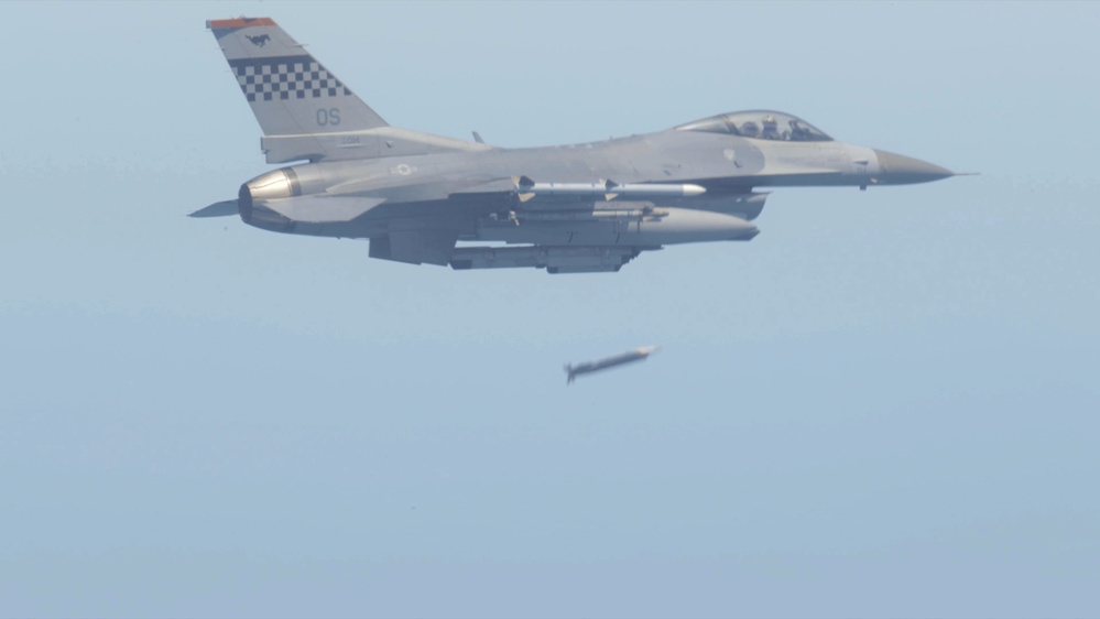 F-16 GBU39 Munitions Drop