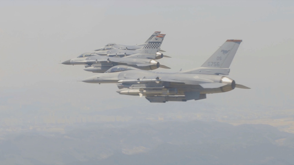 F-16 GBU39 Munitions Drop
