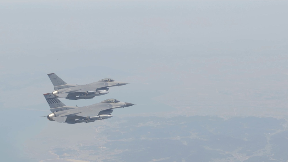 F-16 GBU39 Munitions Drop