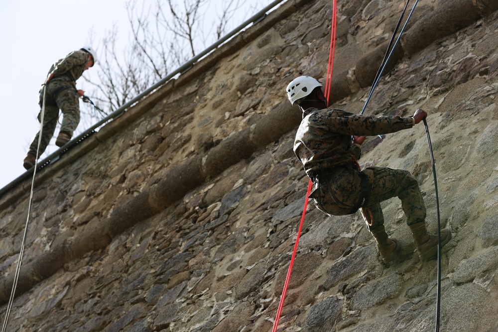 SPMAGTF-CR-AF Marines rappel during French Commando training