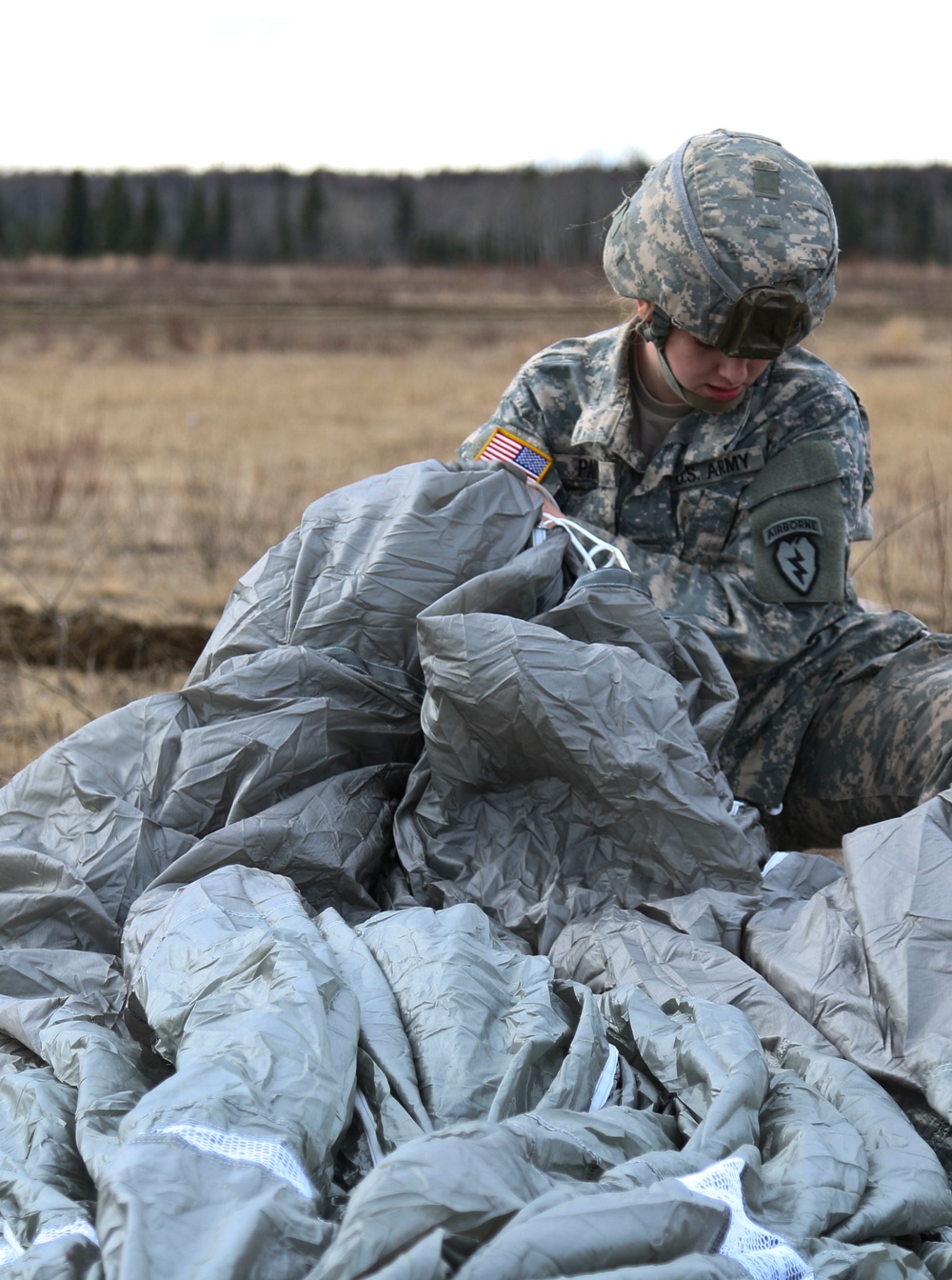 Spartan Paratroopers Jump with &quot;Sugar Bears&quot;