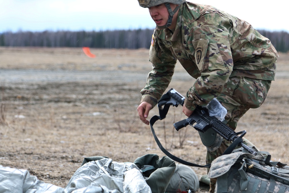 Spartan Paratroopers Jump with &quot;Sugar Bears&quot;