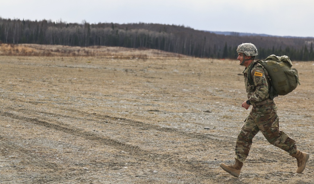 Spartan Paratroopers Jump with &quot;Sugar Bears&quot;