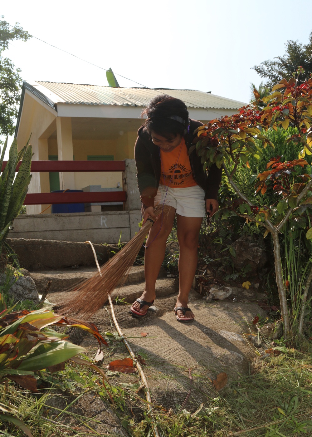 Locals and Service Members Cleanup San Nicolas Elementary School during Balikatan 2016