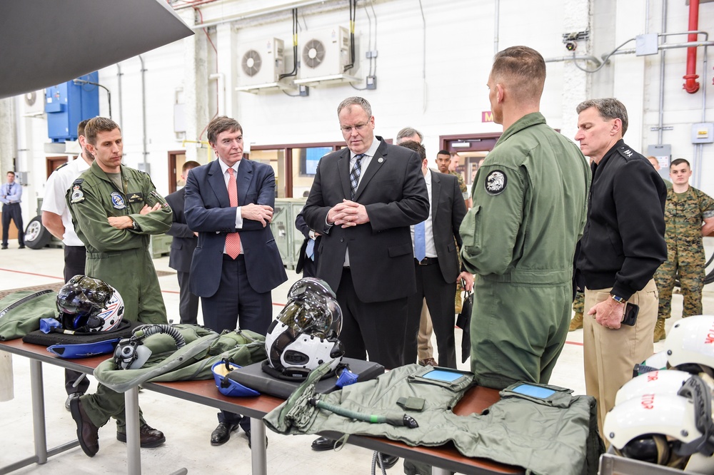 DSD and and UK Minister of State for Defense Procurement visits the VFMAT-501.