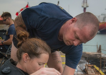 Navy Divers repair USS Dextrous' Propeller