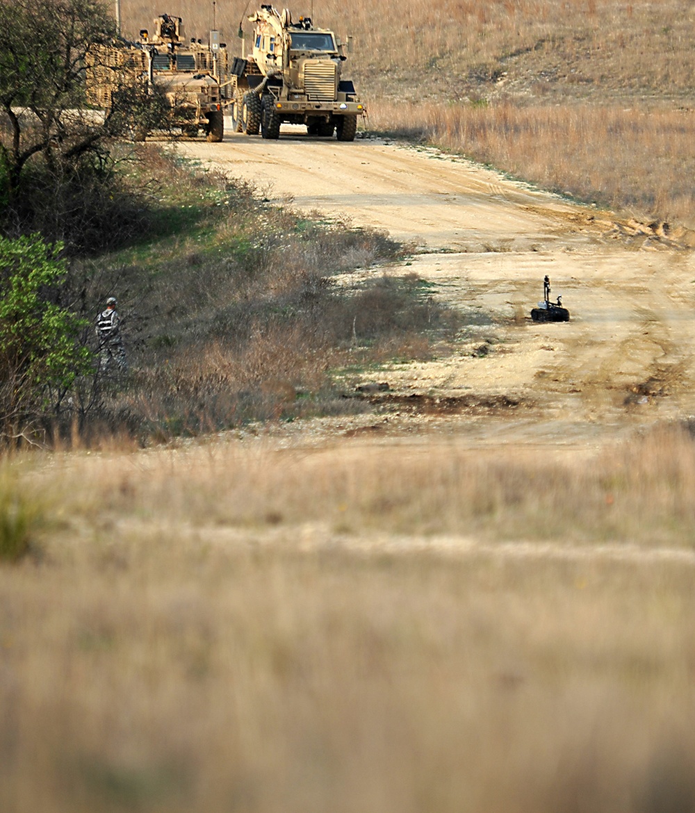 Fort Hood-based Mine Clearance Engineer Soldiers test future Army gear