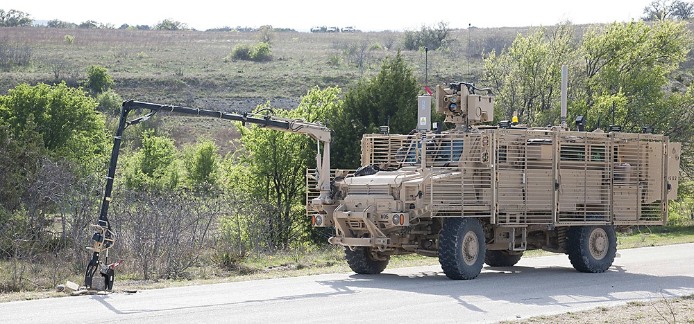 Fort Hood-based Mine Clearance Engineer Soldiers test future Army gear