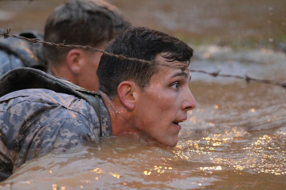 Best Ranger competitor crawls under barbed wire