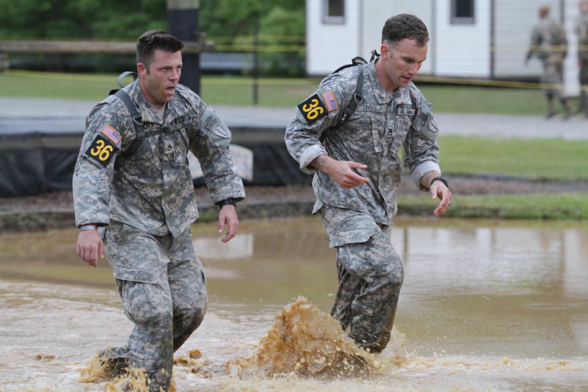 DVIDS - Images - Best Ranger competitors run to next obstacle [Image 13 of  13]