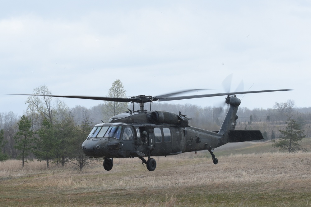 8-229th Conducts Air Assault Operations with the 95th Training Division