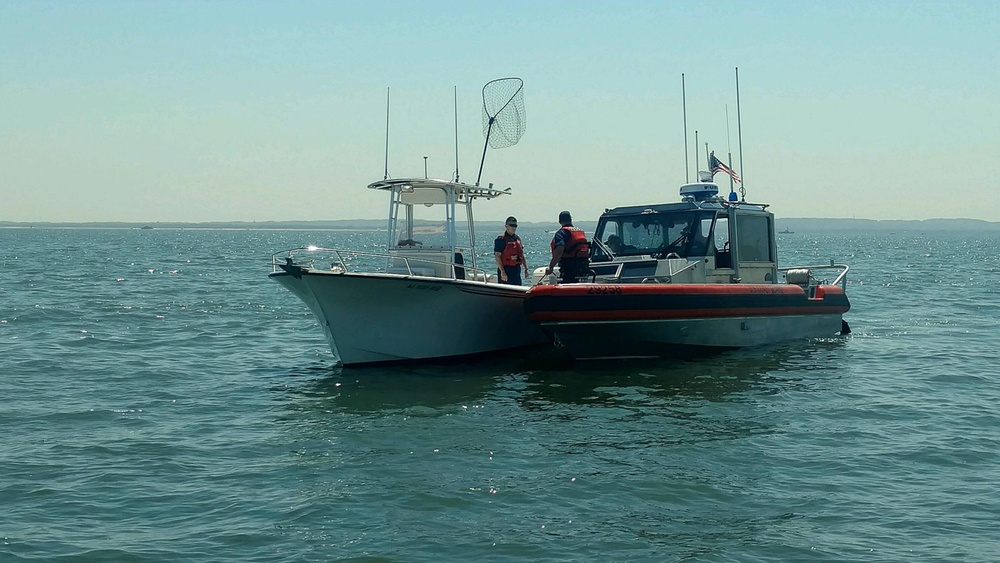 Good Samaritan rescues distressed boater in Raritan Bay