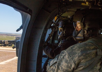 NJ Army Guard aviators qualify on aerial door gunnery
