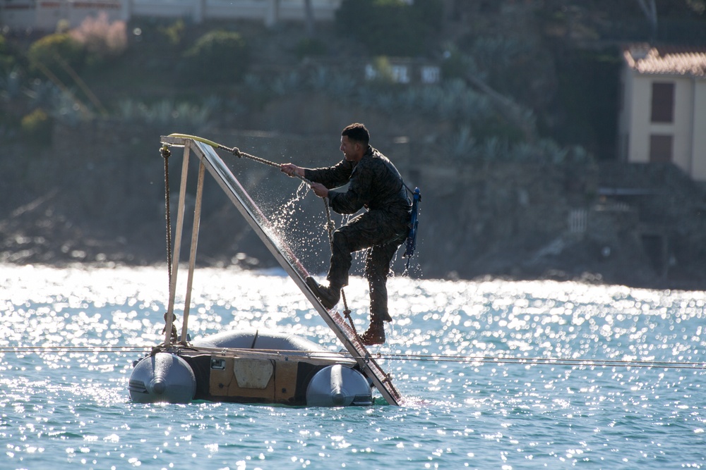 SPMAGTF-CR-AF Marines participate in French Commando aquatic training