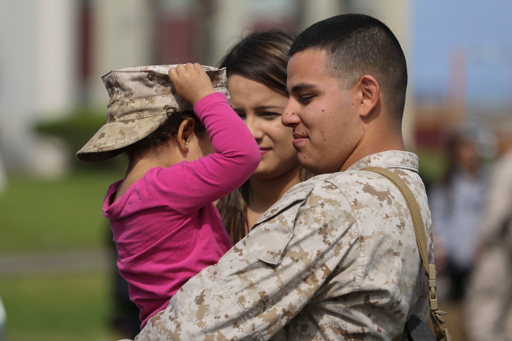 Marines, Sailors farewell loved ones