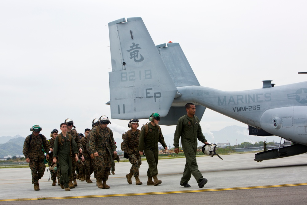 VMM-265 arrives at MCAS Iwakuni