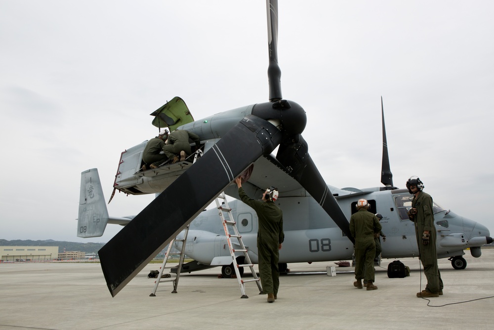 VMM-265 arrives at MCAS Iwakuni