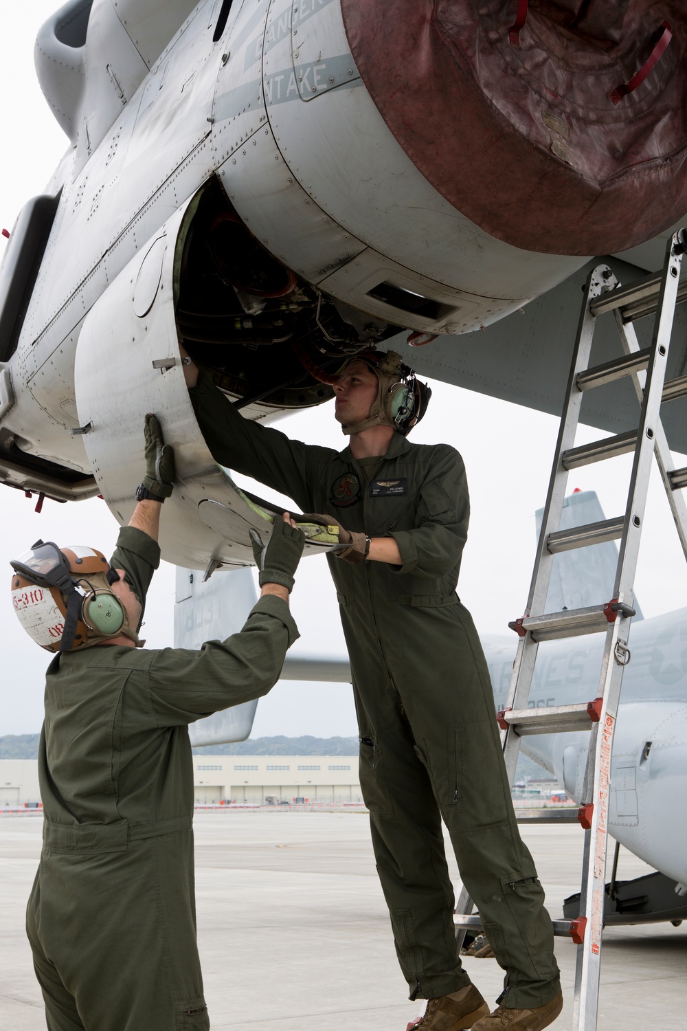 VMM-265 arrives at MCAS Iwakuni