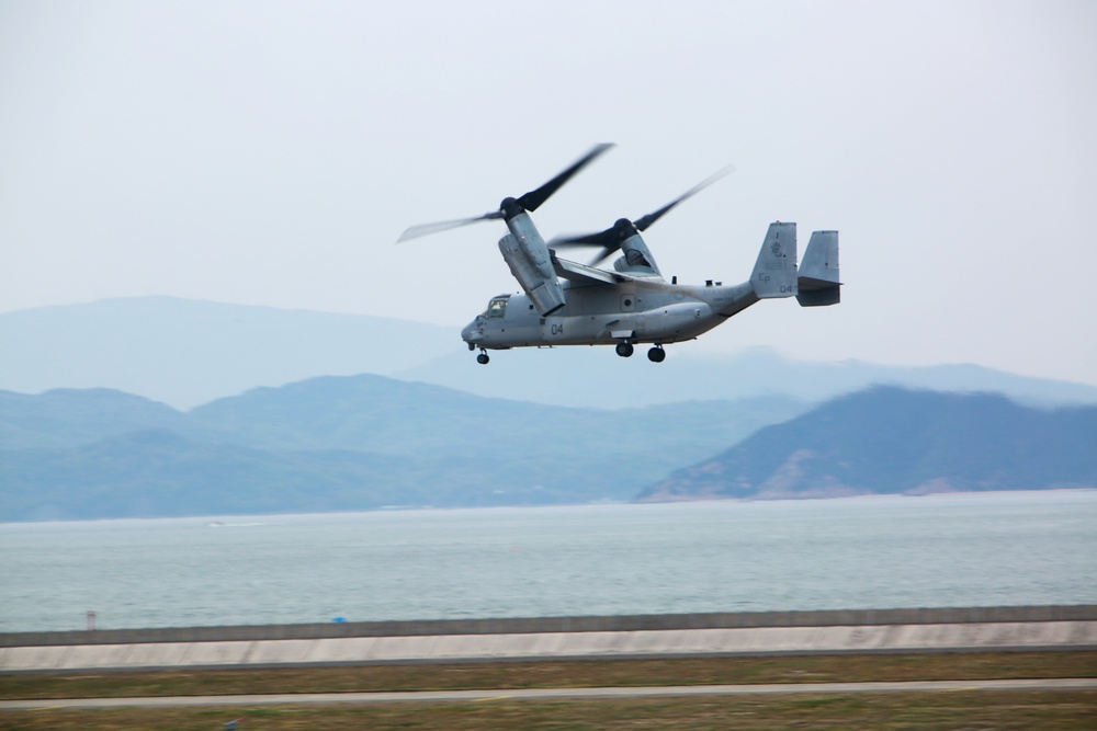 VMM-265 arrives at MCAS Iwakuni