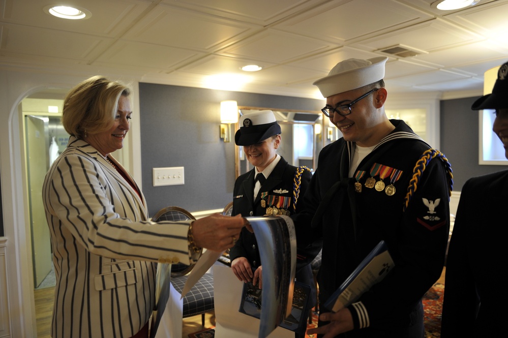 Ford Sailors Receive Navy and Marine Corps Achievement Medals