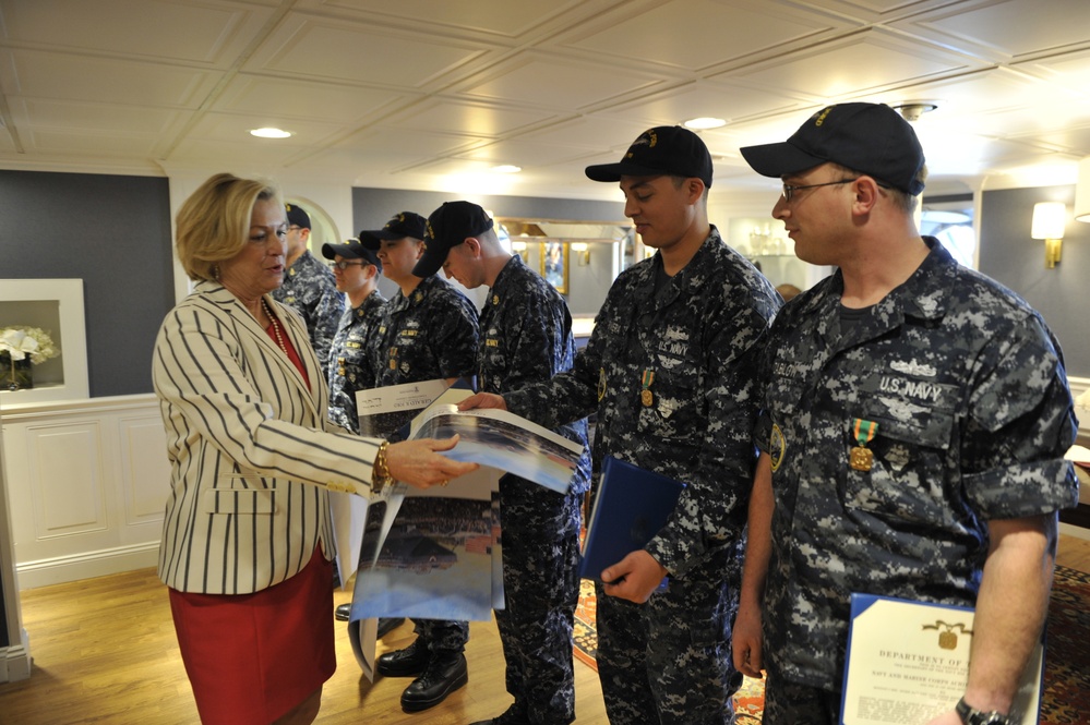 Ford Sailors Receive Navy and Marine Corps Achievement Medals