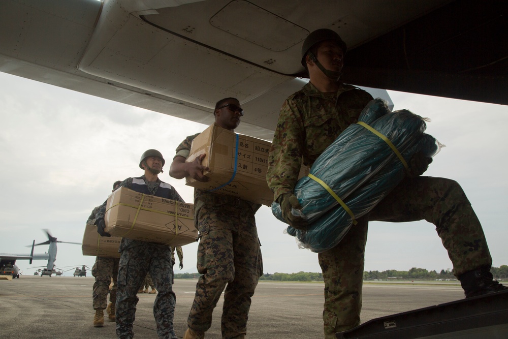 Marines assist in Japan earthquake relief