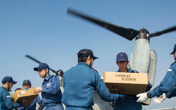 Marines, JSDF continue Japan earthquake relief from the sea