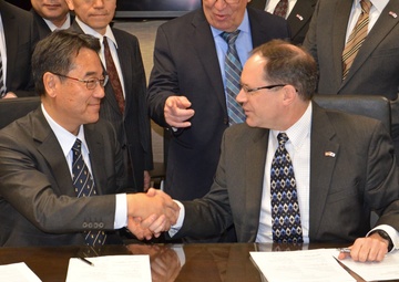 Japanese delegation from Ground Systems Research Center visits TARDEC