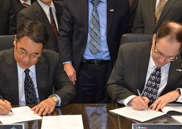 Japanese delegation from Ground Systems Research Center visits TARDEC