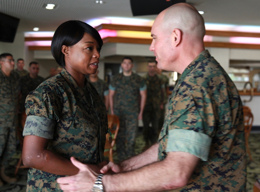 Chicago Marine awarded for assisting breastfeeding military moms