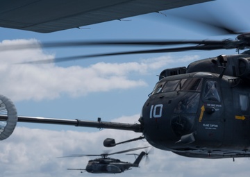 VMGR-252 Conducts Aerial Refuel for HM-15