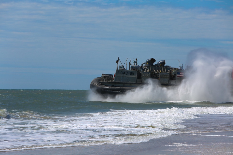 Marines and sailors conduct amphibious training