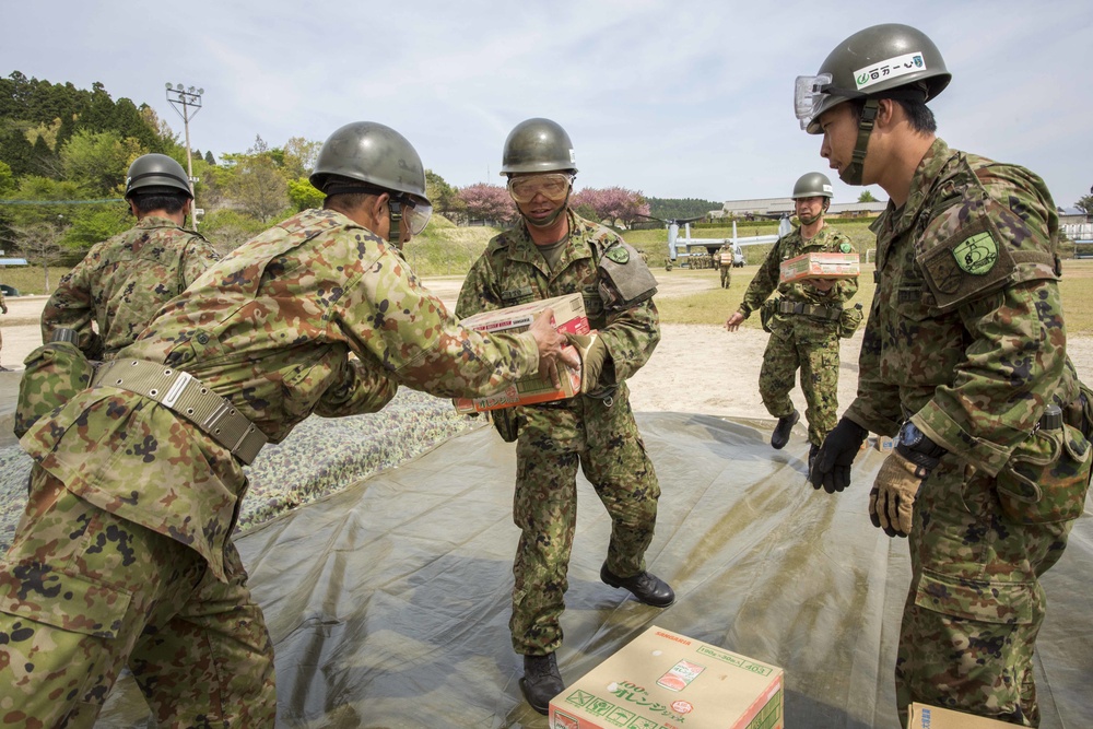 JSDF, U.S. Marines continue Ship to Shore Earthquake Relief