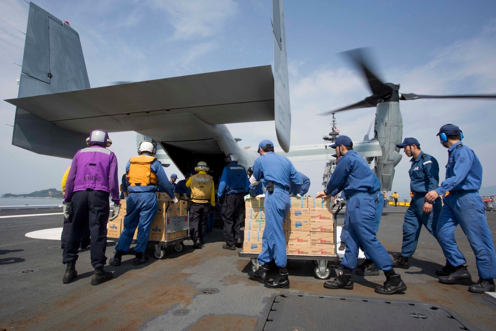 JSDF, U.S. Marines continue Ship to Shore Earthquake Relief