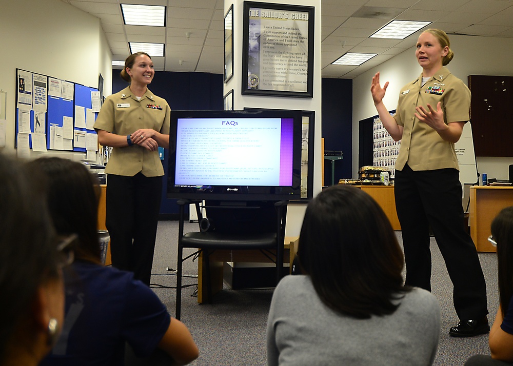 NRD San Diego Mentors Female Future Sailors