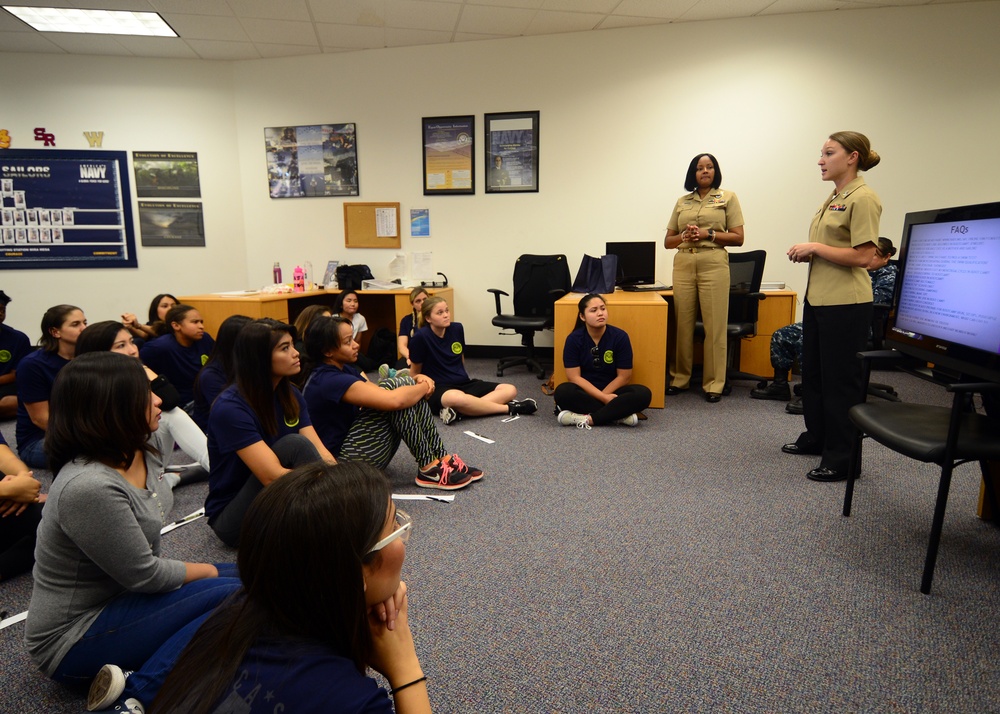 NRD San Diego Mentors Female Future Sailors