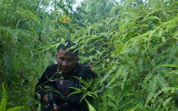 US Forces Executes a Combined-Joint Operation with their Philippine Counterparts