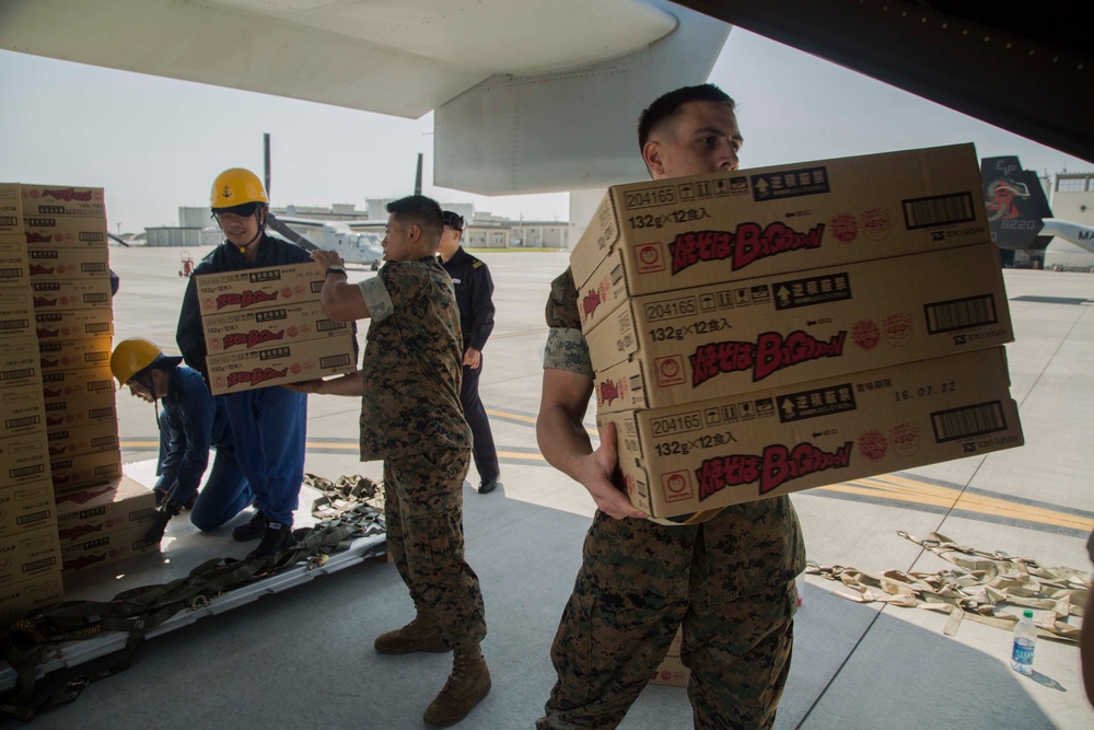 Marines step up relief support for Kyushu earthquake victims