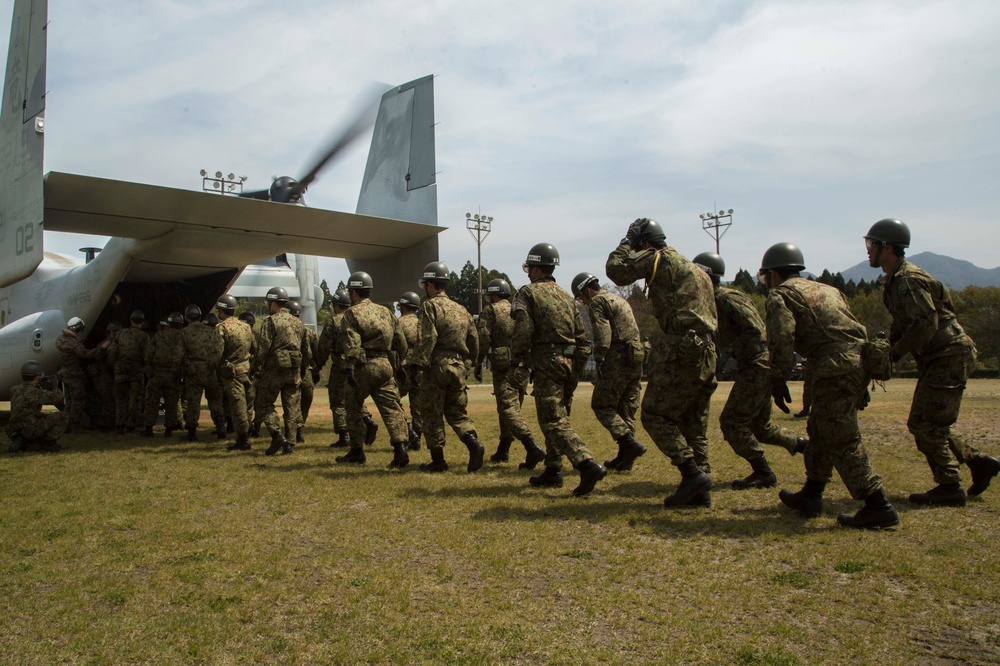 Marines step up relief support for Kyushu earthquake victims