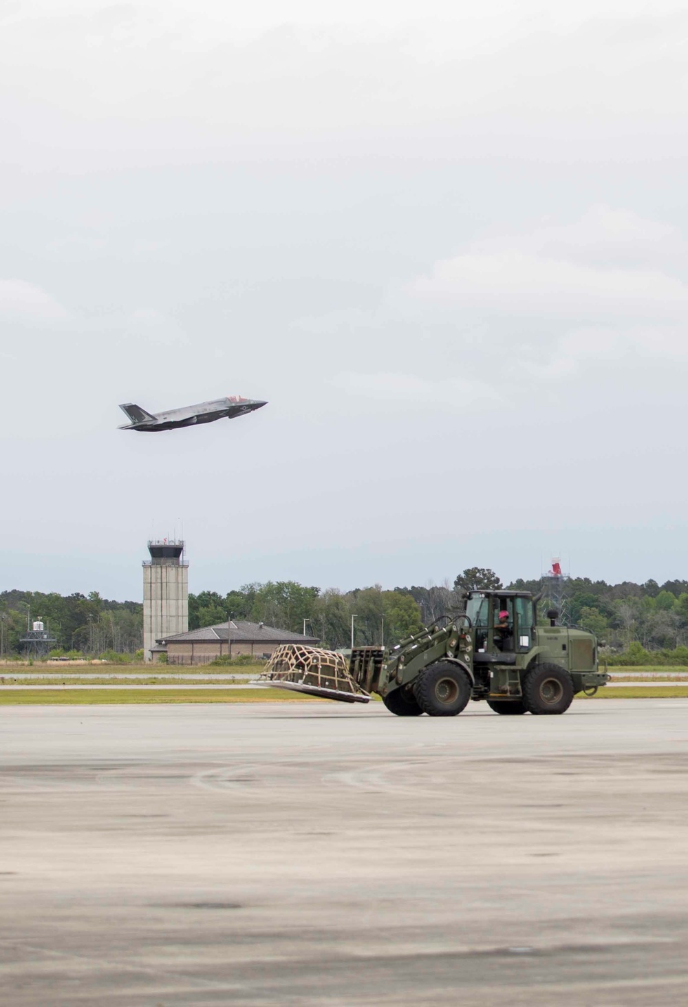 Air Force C-17's Visit MCAS Beaufort