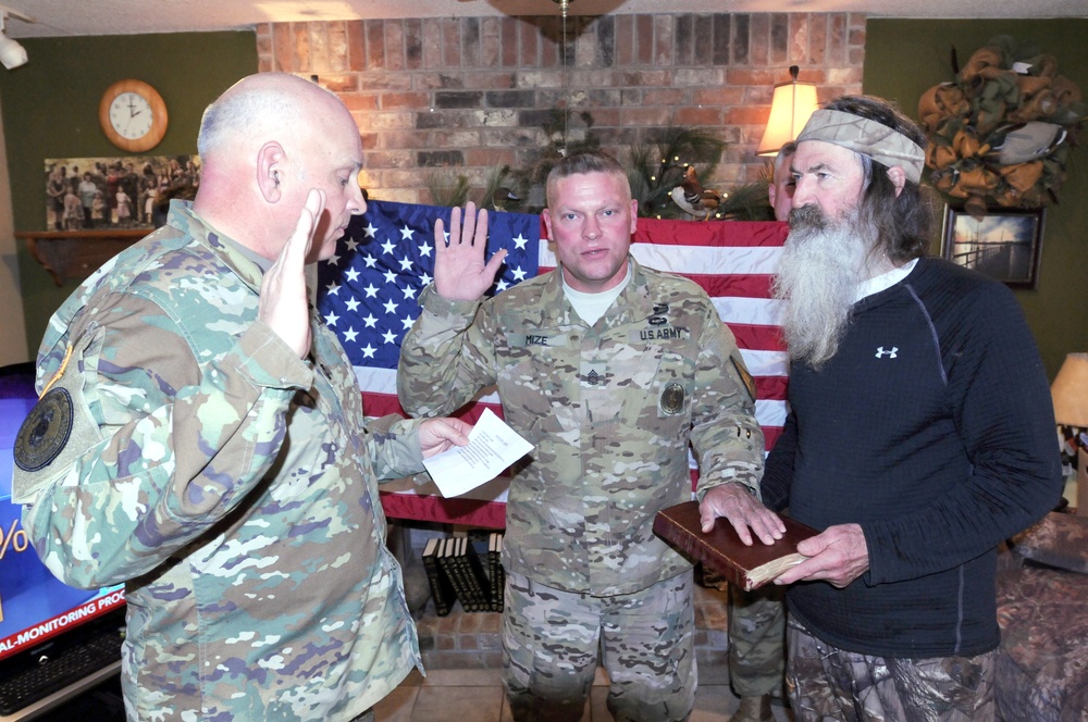 Soldier Ends Duck Dynasty Career for Army Service