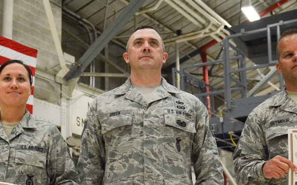 Airmen receive German badge