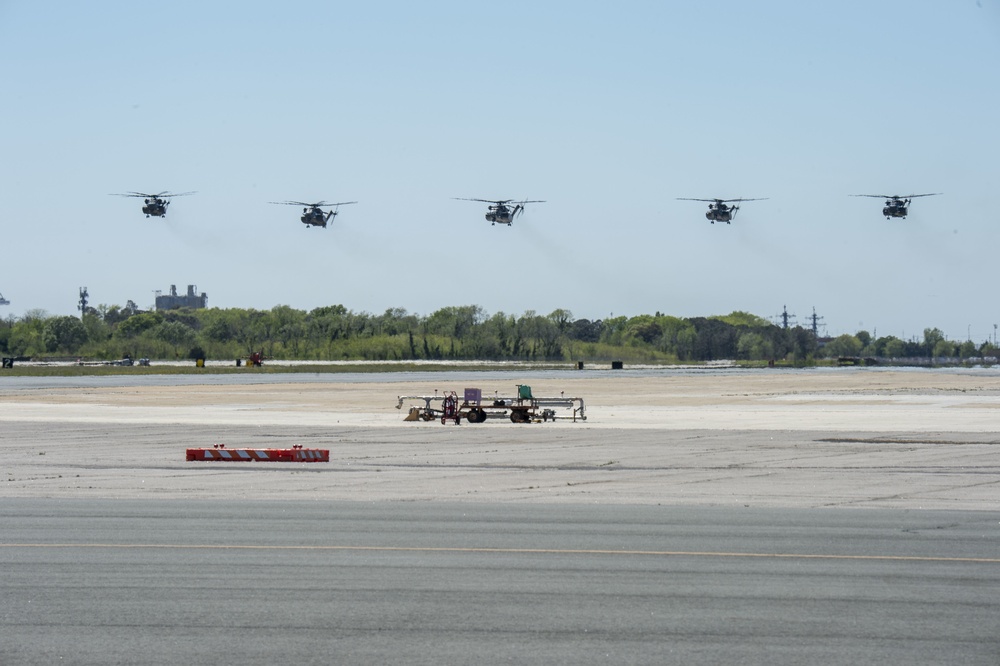 HM-14 conducts five-helicopter formation